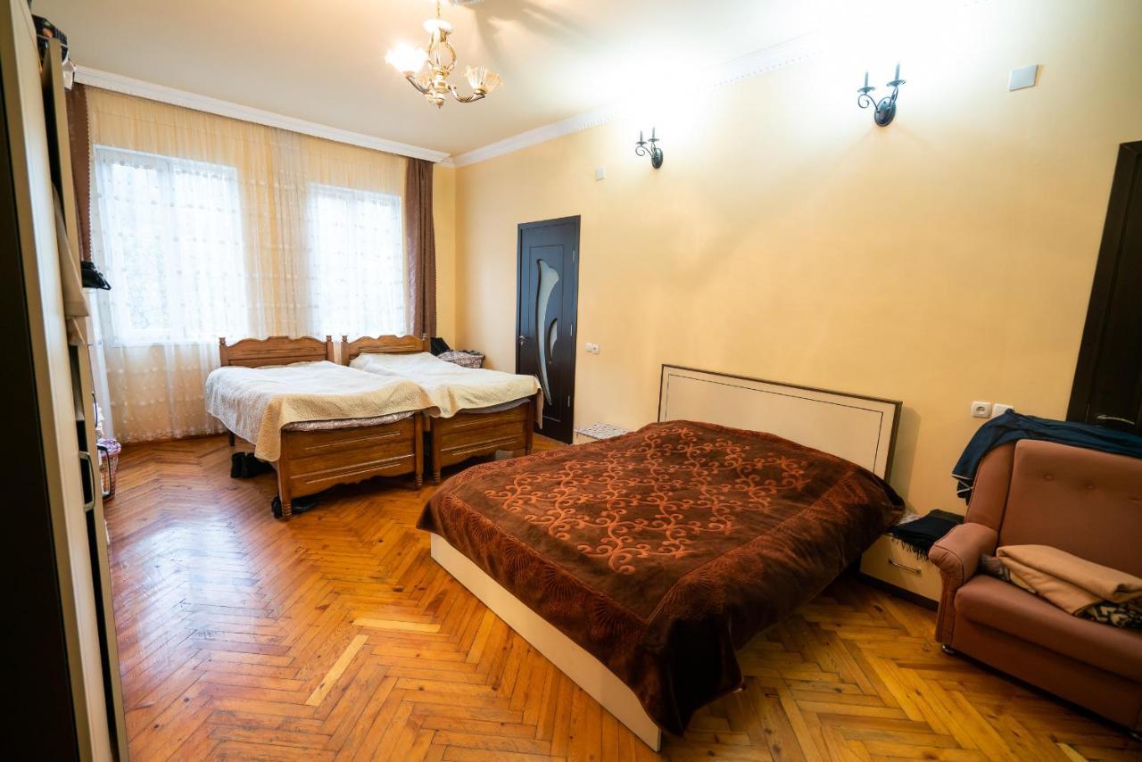 Marina Kvariati Bagian luar foto