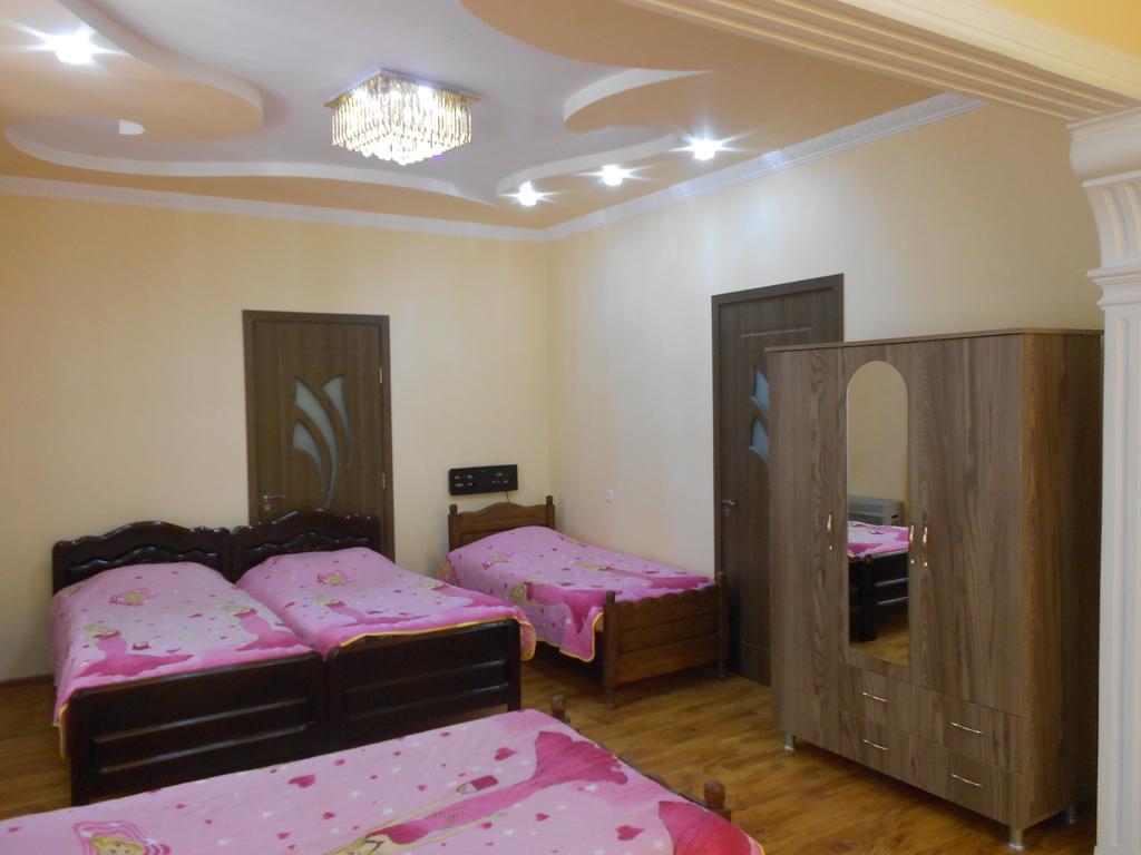 Marina Kvariati Bagian luar foto