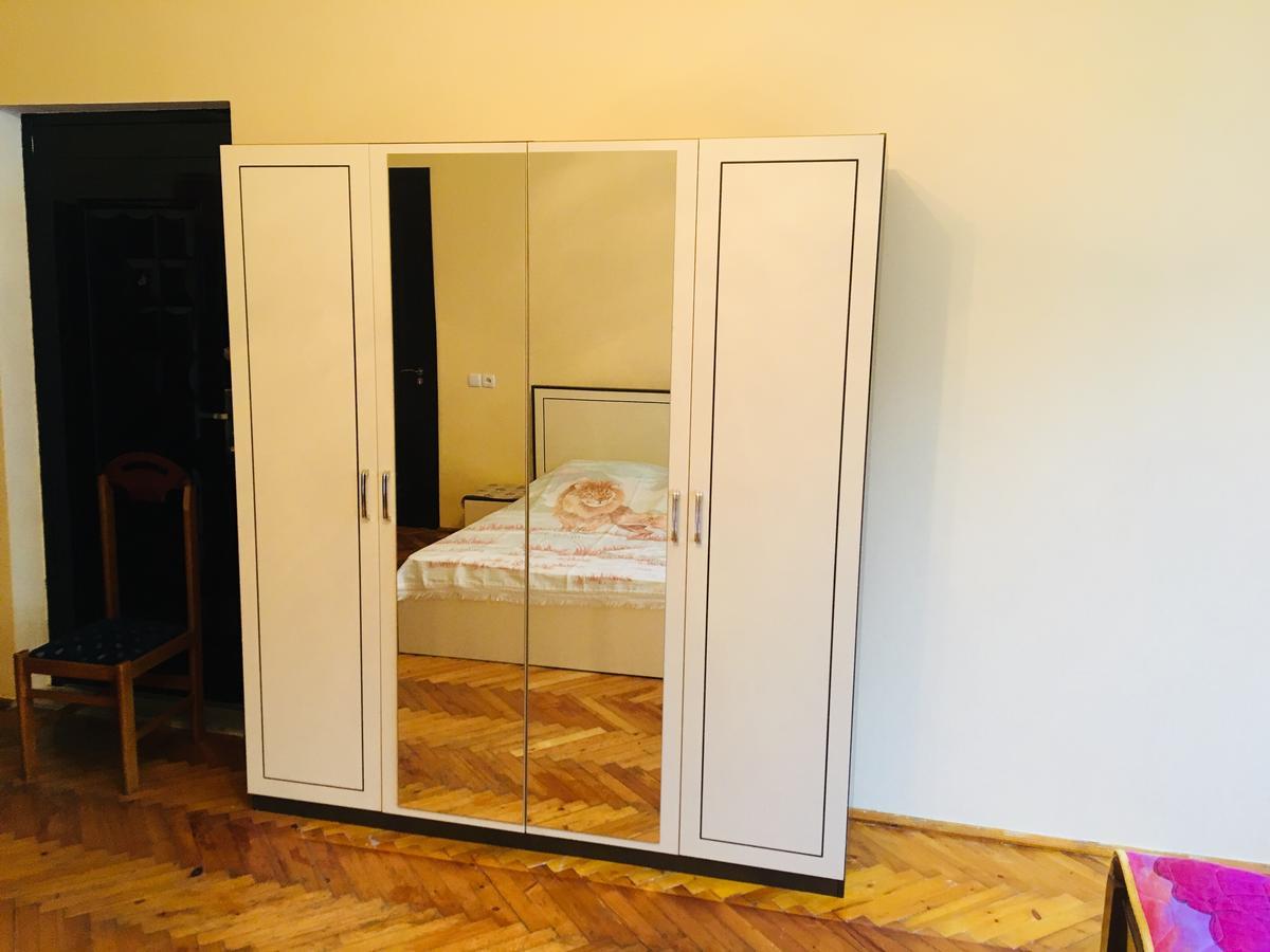 Marina Kvariati Bagian luar foto